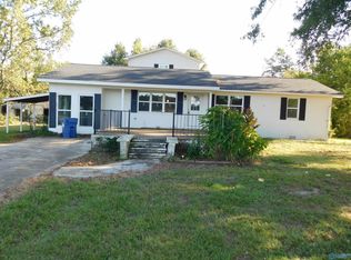 944 E Henderson Rd, Boaz, AL 35957