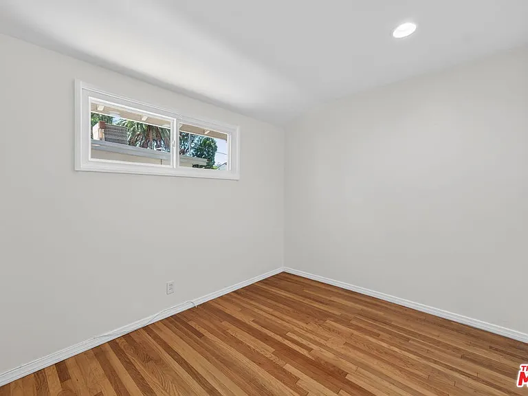 21309 Ibanez Ave — Photo 28