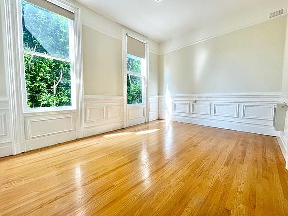 2nd image of 996 Valencia St APT 15