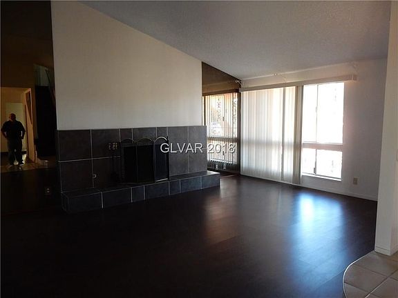 3rd image of 3720 Crellin Cir