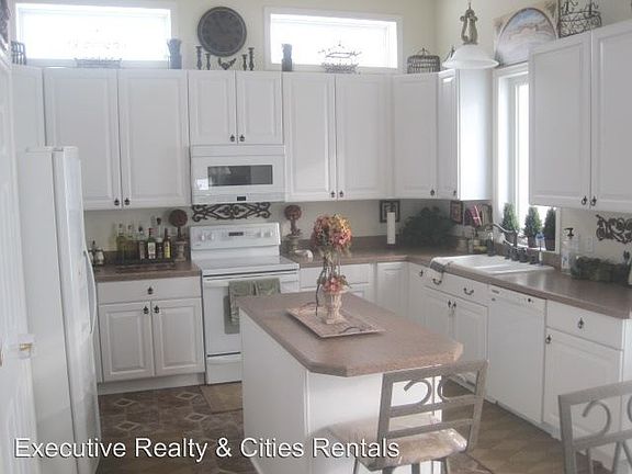 2nd image of 1646 Oakbrooke Dr