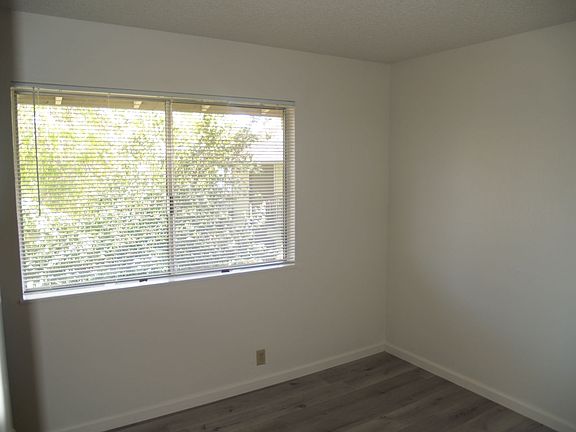 5th image of 7491-95-99 Donohue Dr #12