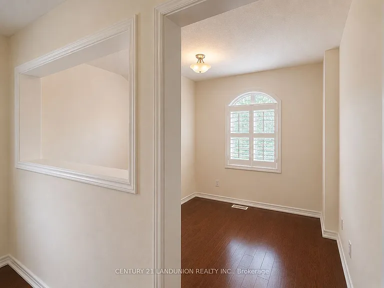 2238 Gladacres Ln — Photo 26