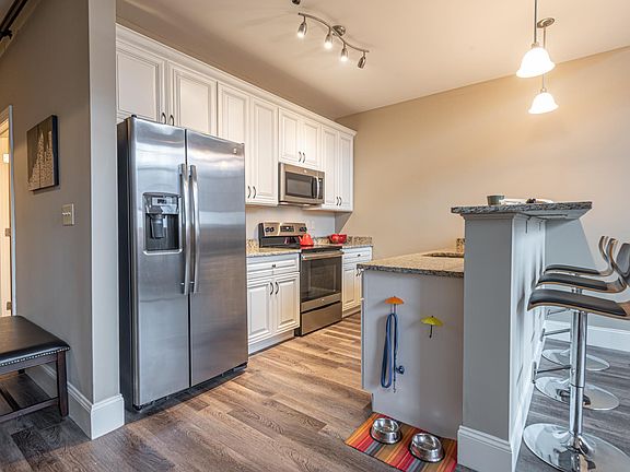 4th image of 11 Eagle St #391608dec