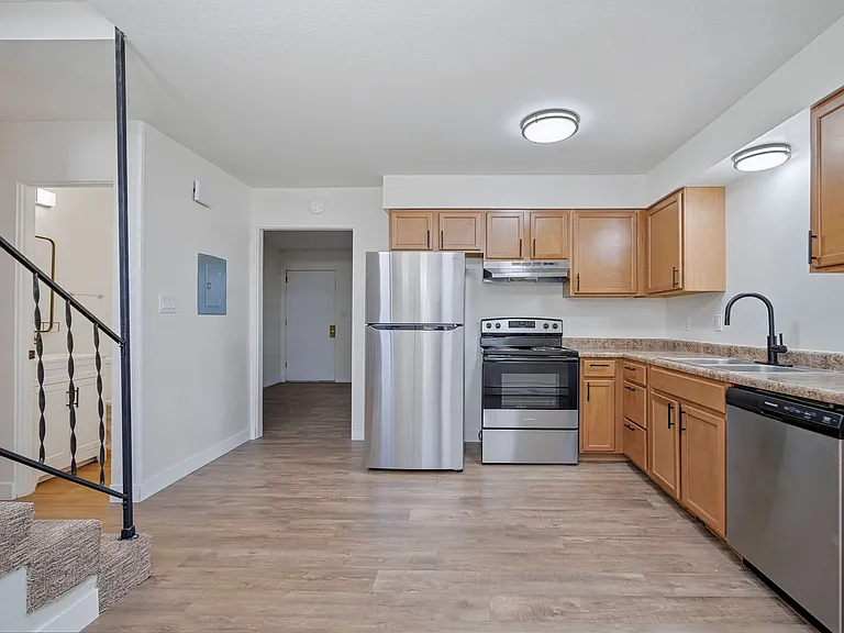 1074 Cedar Way — Photo 13