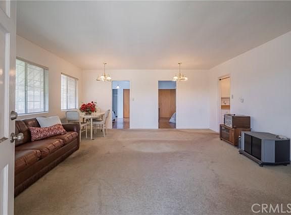 5th image of 2323 Roscommon Ave