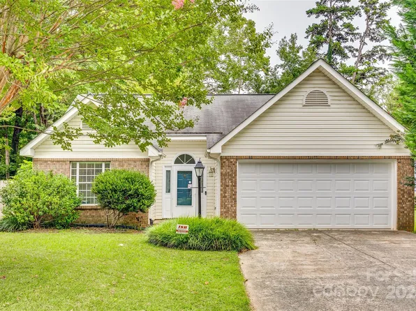 4428 Hounds Run Dr, Matthews, NC 28105