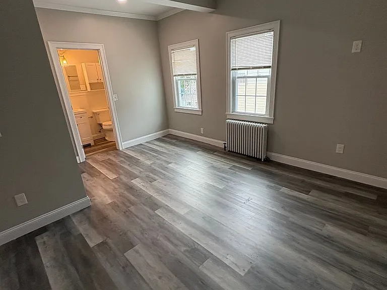 16 Magnolia Ave — Photo 2