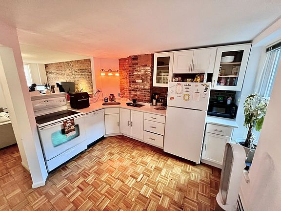 3rd image of 16 Grove St APT 1