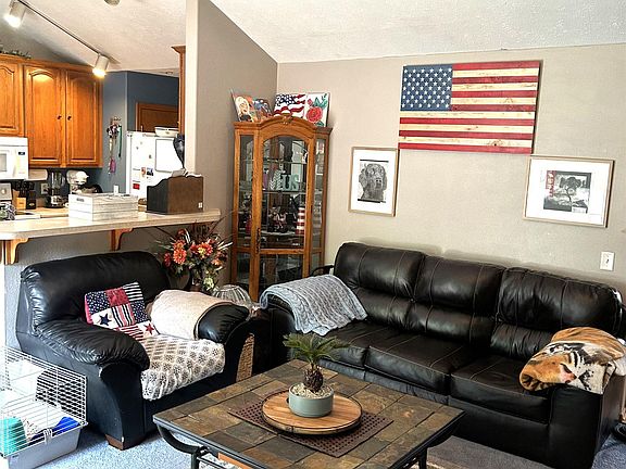 4th image of 2101 Sunnyslope Dr