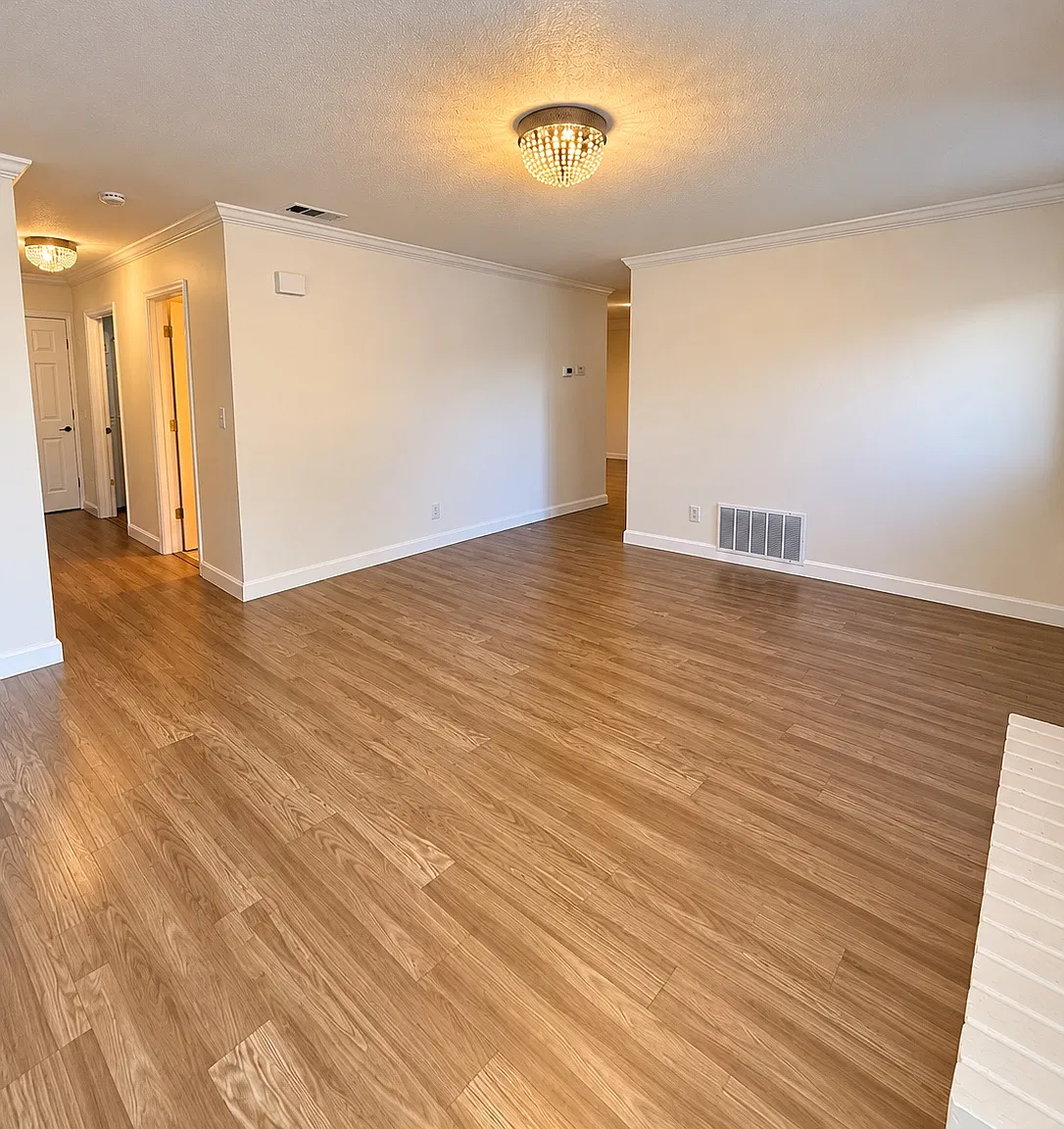 3 bed, 1340 sqft, $2,389 — Photo 3