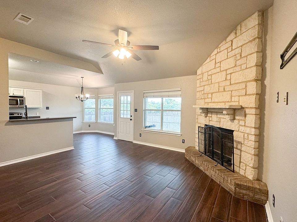 1st image of 184 Lake Forest Dr