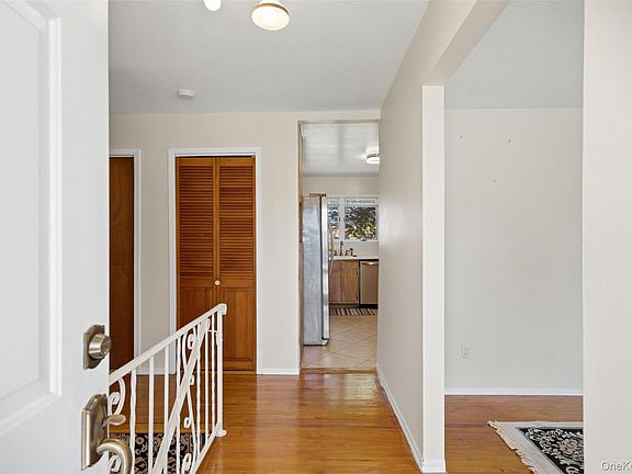 4th image of 15 Lincoln Avenue