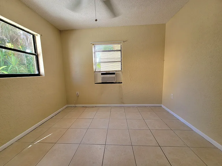 305 S Ocean Dr #4 — Photo 9