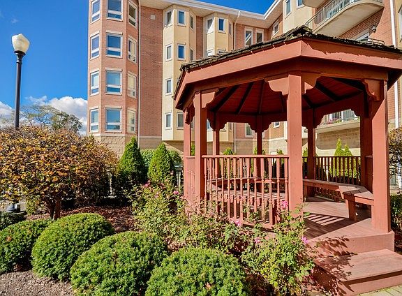 2nd image of 100 W Roosevelt Ave Unit 303
