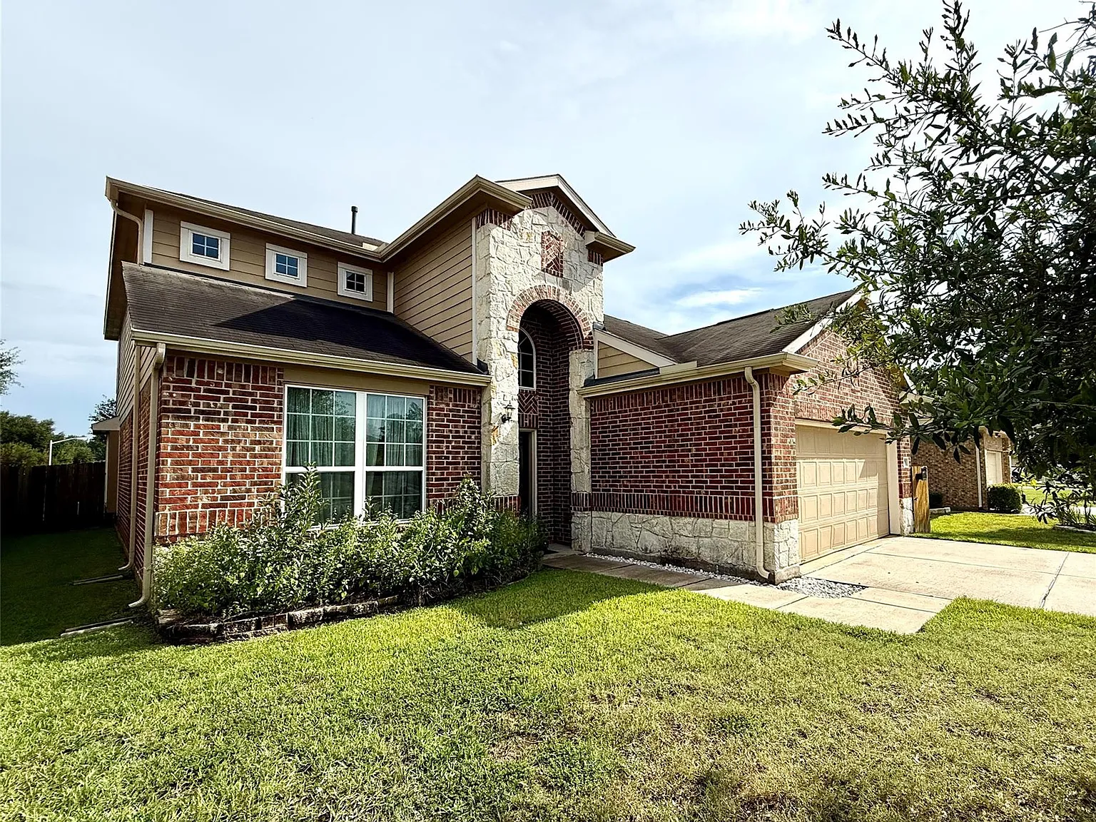 4 bed, 3.5 bath, 2972 sqft, $2,450 — Photo 4