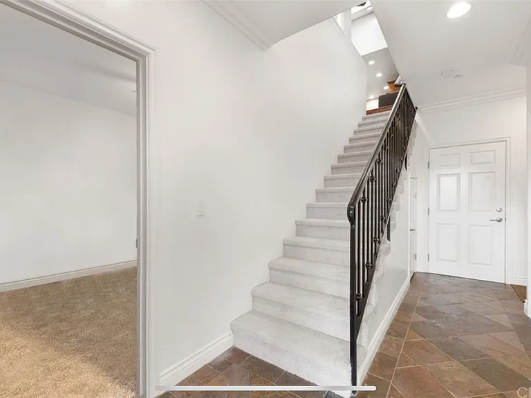 15612 Van Ness Ave #4 — Photo 6