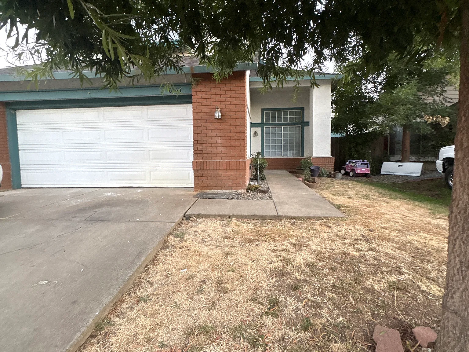 4 bed, 2.5 bath, 1695 sqft, $2,800 — Photo 2