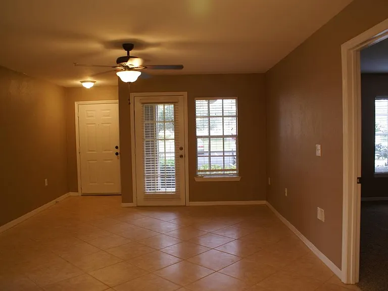 7405 Vista Way #104 — Photo 3