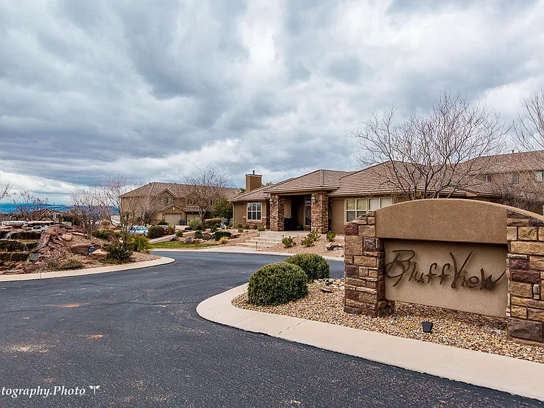 1000 E Bluff View Dr #67 — Photo 7