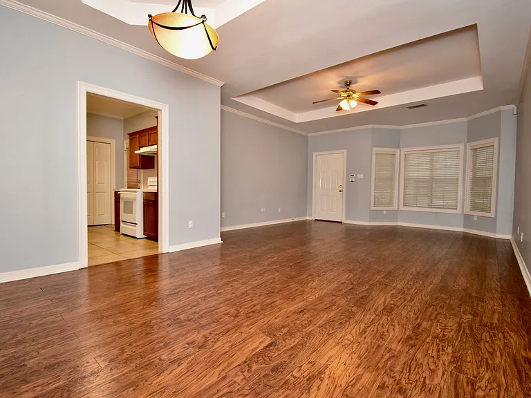 2434 Melody Ln — Photo 3