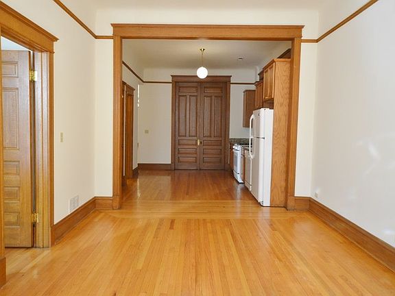 3rd image of 518 W Fullerton Pkwy #2G