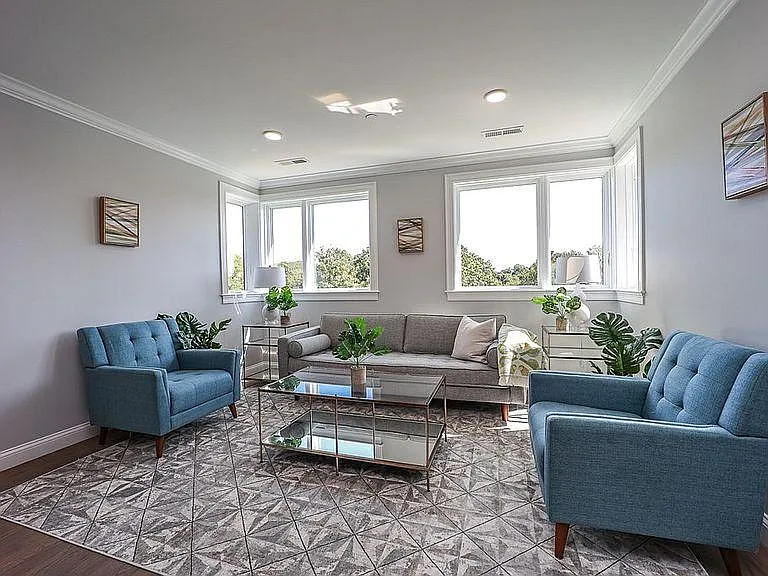 1400 Centre St #203 — Photo 5