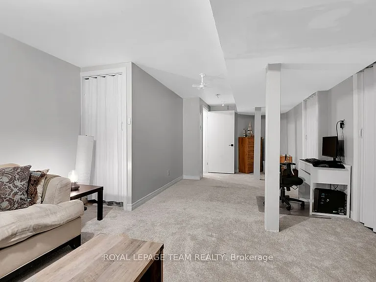 1443 Caravel Cres — Photo 22