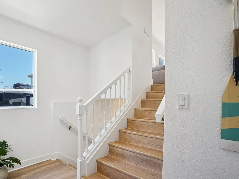 1205 Nettles Blvd #1205 — Photo 9