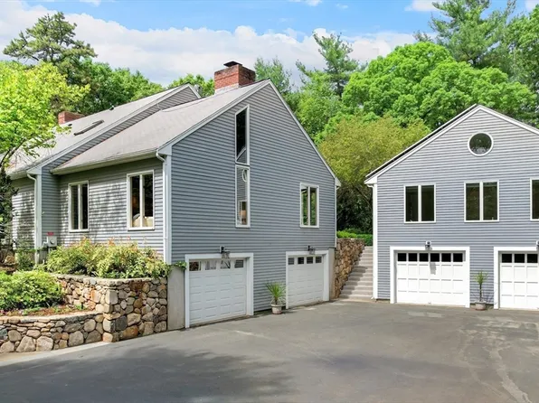 8 Kitson Park Dr, Lexington, MA 02421