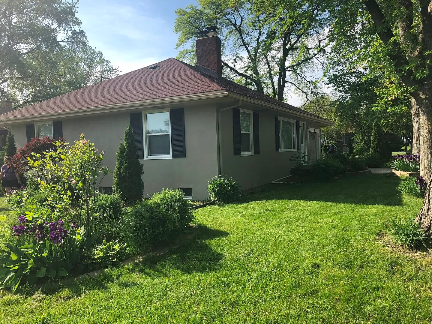 19 Park Dr photo 1