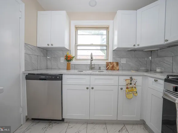 426 W Wayne Ave, Aldan, PA 19018