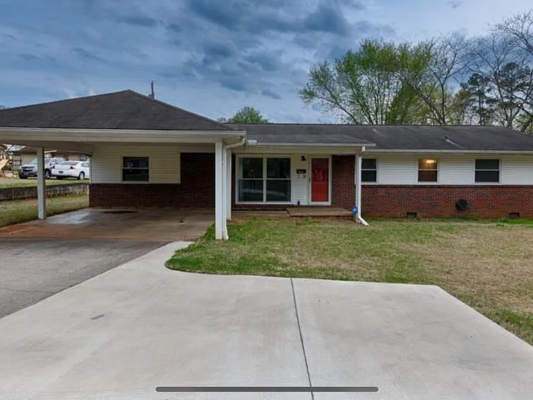 806 E Forrest St — Photo 1
