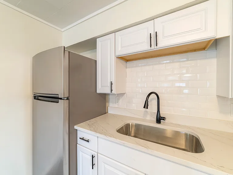 19 Rimbach St #5 — Photo 4