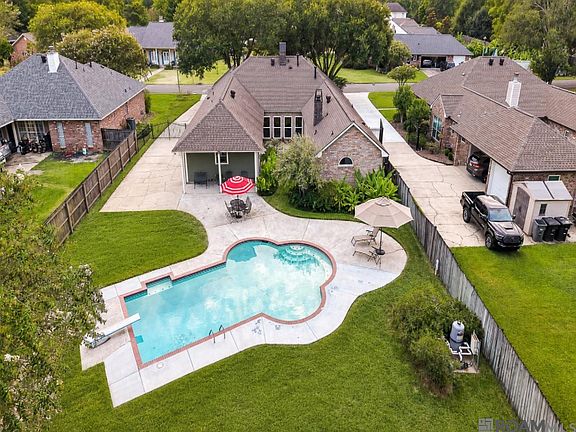 3rd image of 5999 Belle Grove Ave