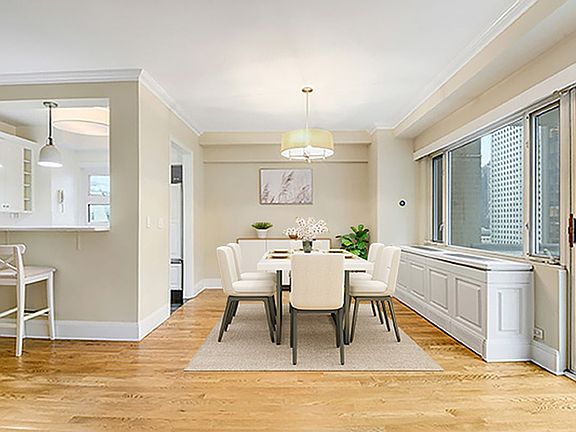 3rd image of 58 W 58th St APT 25E