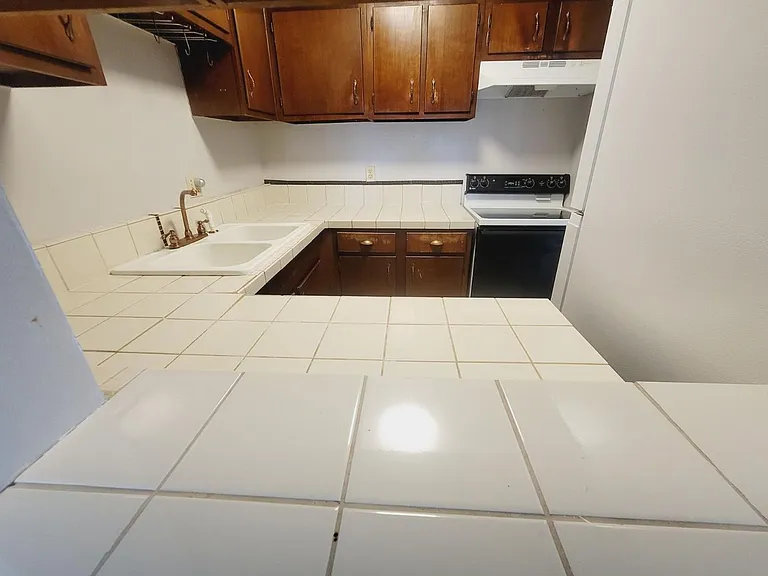 2325 W Pensacola St #213 — Photo 10