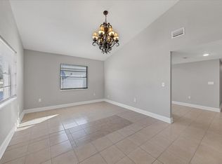 105 Avenida De Bahia UNIT B, Nokomis, FL 34275