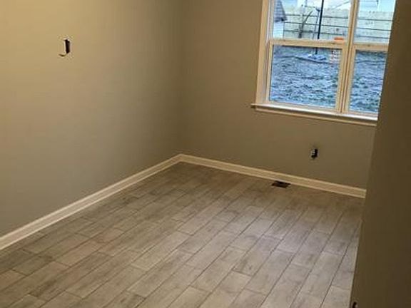 4th image of 3110 Normandy Dr
