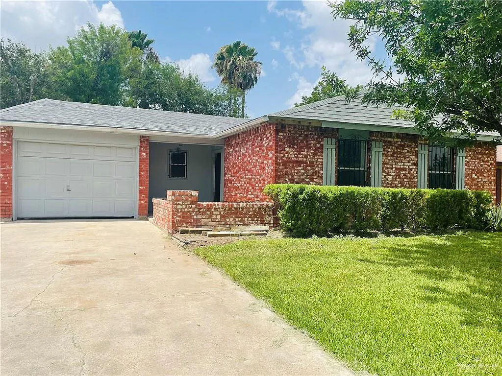 3 bed, 2.0 bath, 1348 sqft, $1,650 — Photo 2