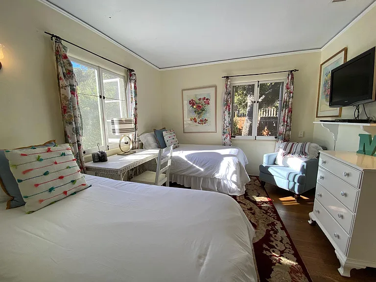 1328 W Valerio St — Photo 12