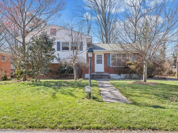 1674 Sigmon Rd NW, Roanoke, VA 24017