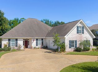 208 Old Bay Ln, Bay Saint Louis, MS 39520