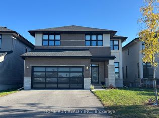 561 Honeylocust Ave, Ottawa, ON K2V 0L8