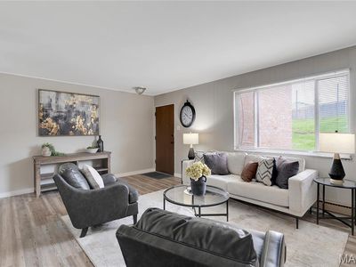 10009 Sakura Dr APT A, Saint Louis, MO, 63128
