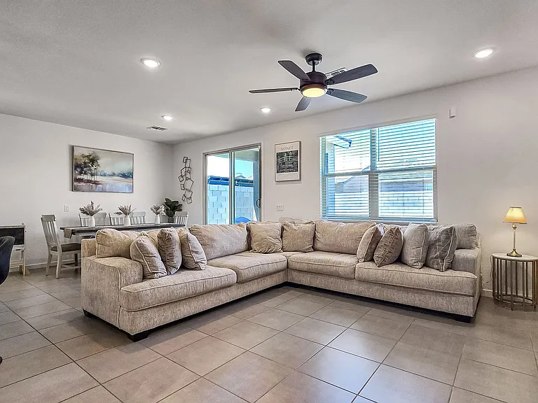 8820 W Agora Ln — Photo 6