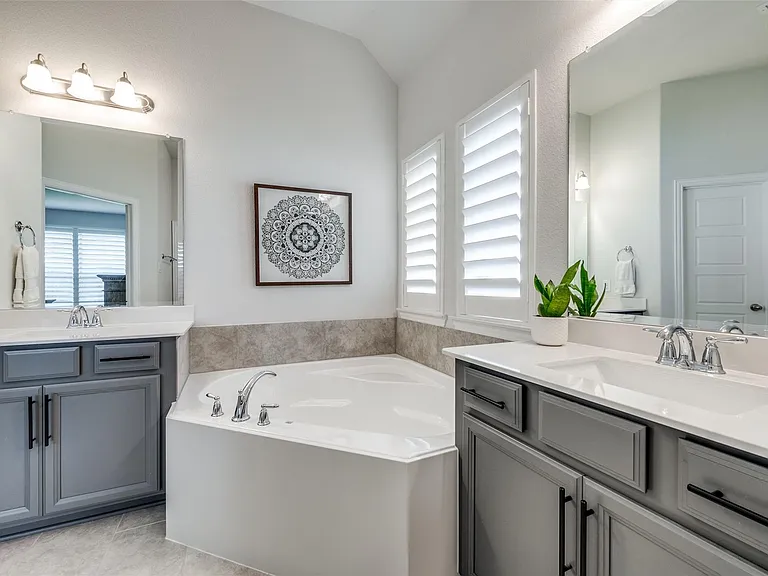 230 Fox Crossing Ln — Photo 11