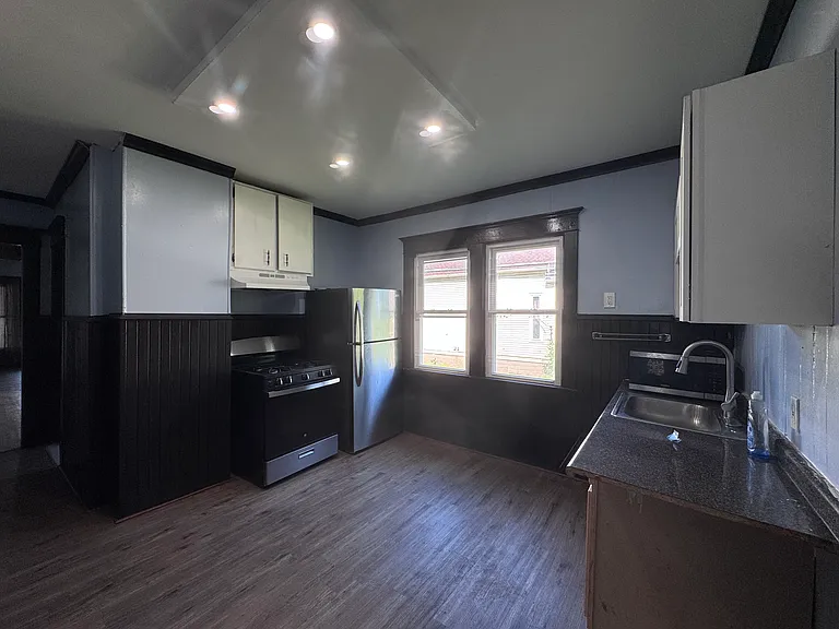 55 Girard Pl #1 — Photo 9