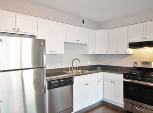 229 Harrison St APT 3SE, Oak Park, IL 60304
