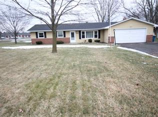 2040 Bradford Dr, Auburn, IN 46706